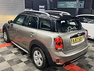 Used 2017 MINI Countryman Cooper Silver - Interior and Exterior details 6