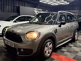 Used 2017 MINI Countryman Cooper Silver - Interior and Exterior details 7