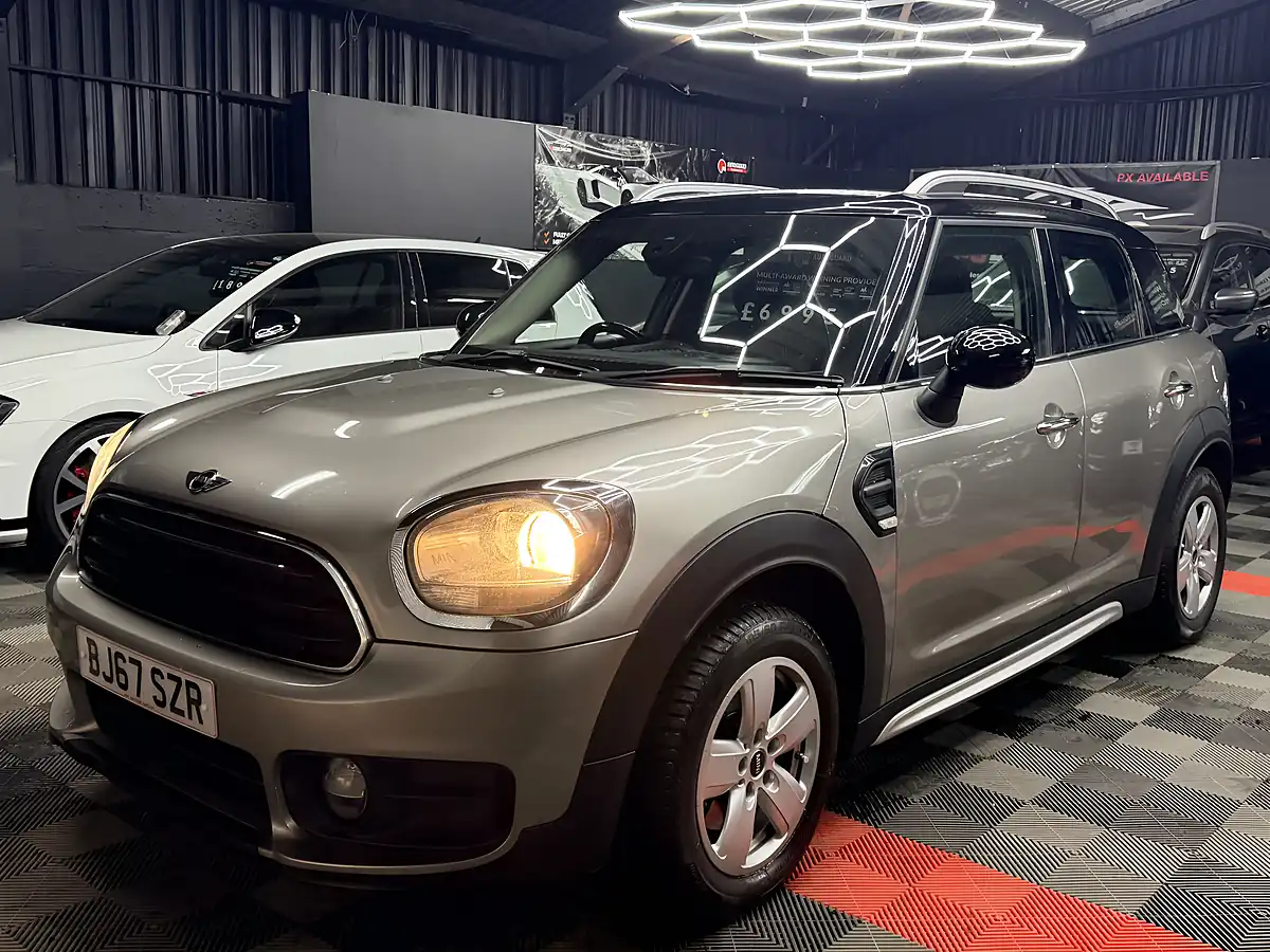Used 2017 MINI Countryman Cooper Silver - Interior and Exterior details 7
