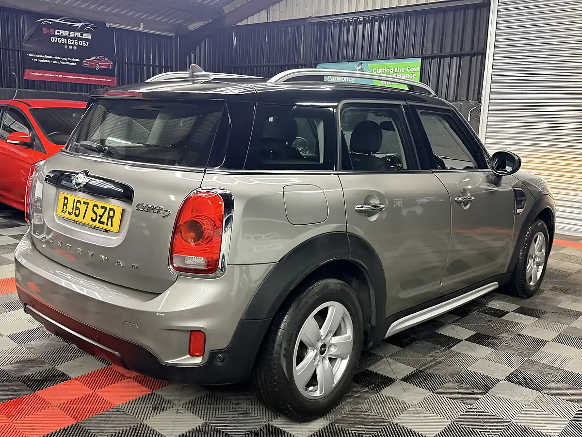 Used 2017 MINI Countryman Cooper Silver - Interior and Exterior details 9