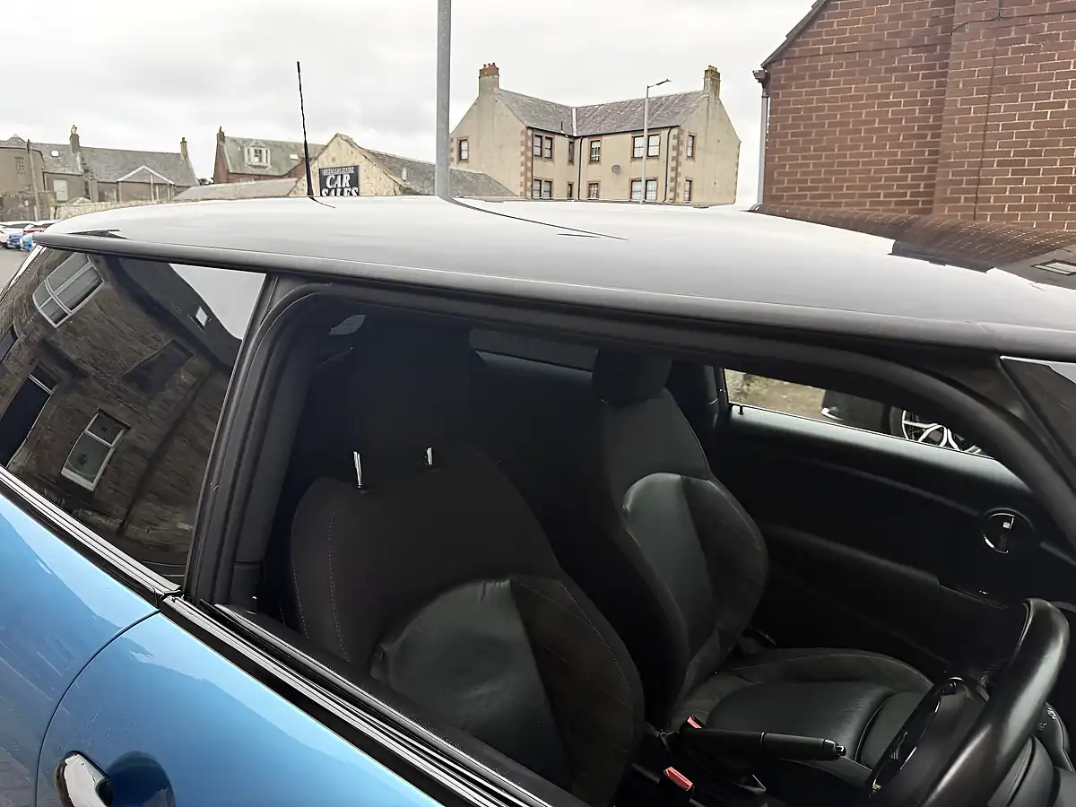 Used 2017 MINI Hatch Chilli Sport Pack Blue - Interior and Exterior details 12