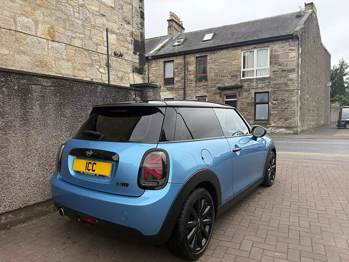 Used 2017 MINI Hatch Chilli Sport Pack Blue - Interior and Exterior details 17