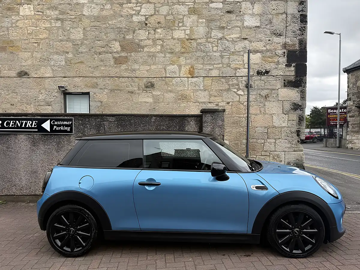 Used 2017 MINI Hatch Chilli Sport Pack Blue - Interior and Exterior details 19