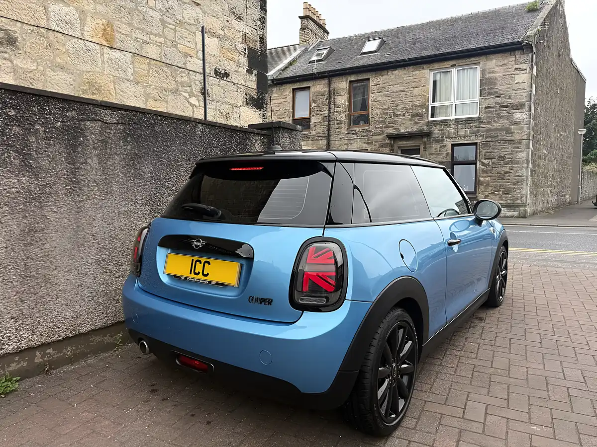 Used 2017 MINI Hatch Chilli Sport Pack Blue - Interior and Exterior details 2