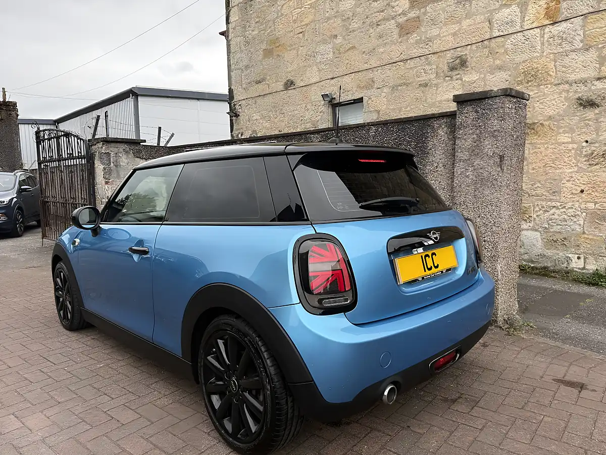 Used 2017 MINI Hatch Chilli Sport Pack Blue - Interior and Exterior details 4