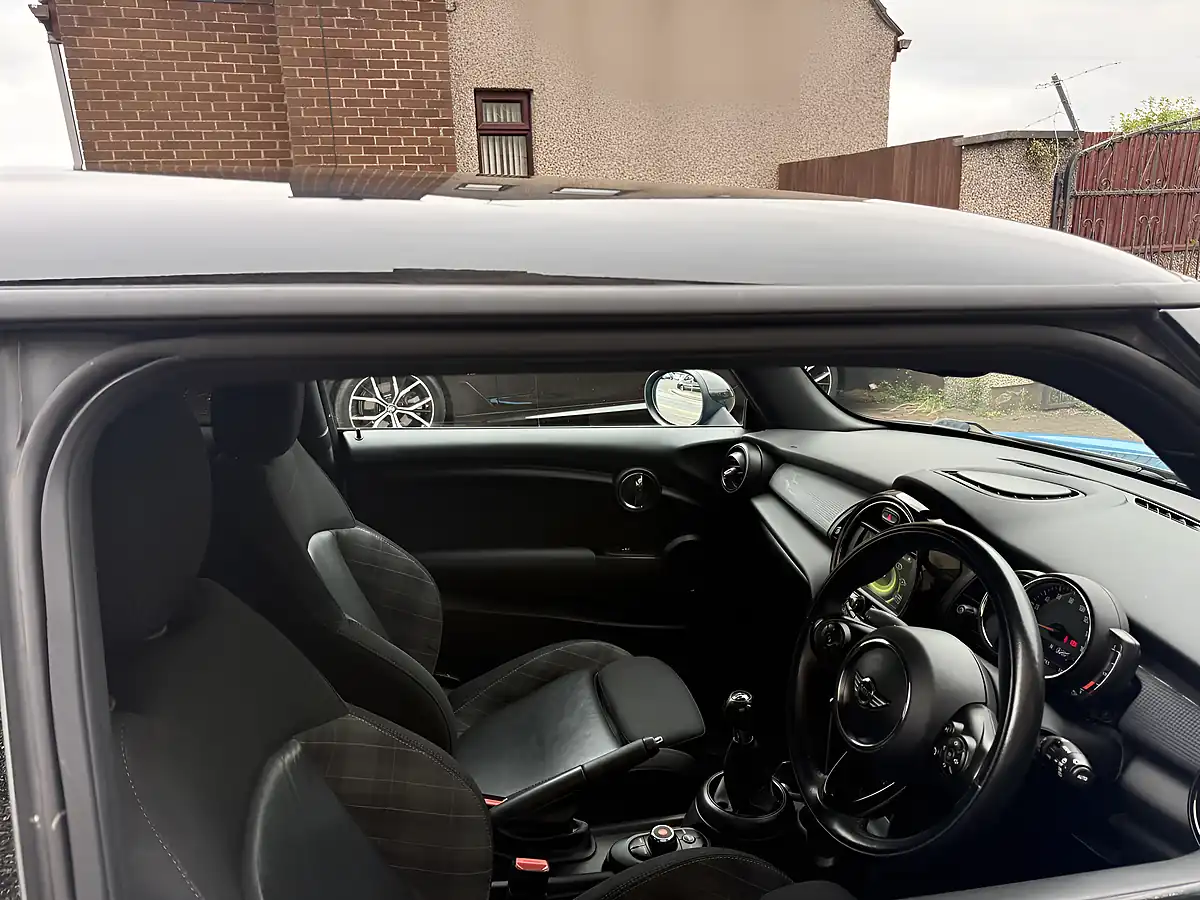 Used 2017 MINI Hatch Chilli Sport Pack Blue - Interior and Exterior details 6
