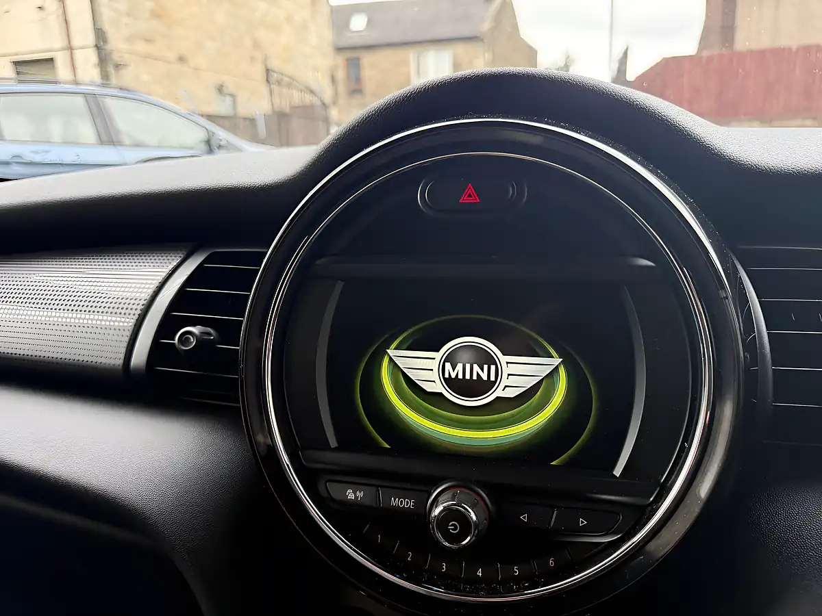 Used 2017 MINI Hatch Chilli Sport Pack Blue - Interior and Exterior details 7
