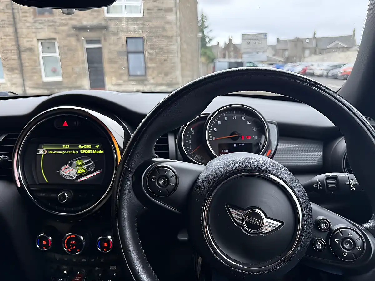 Used 2017 MINI Hatch Chilli Sport Pack Blue - Interior and Exterior details 8