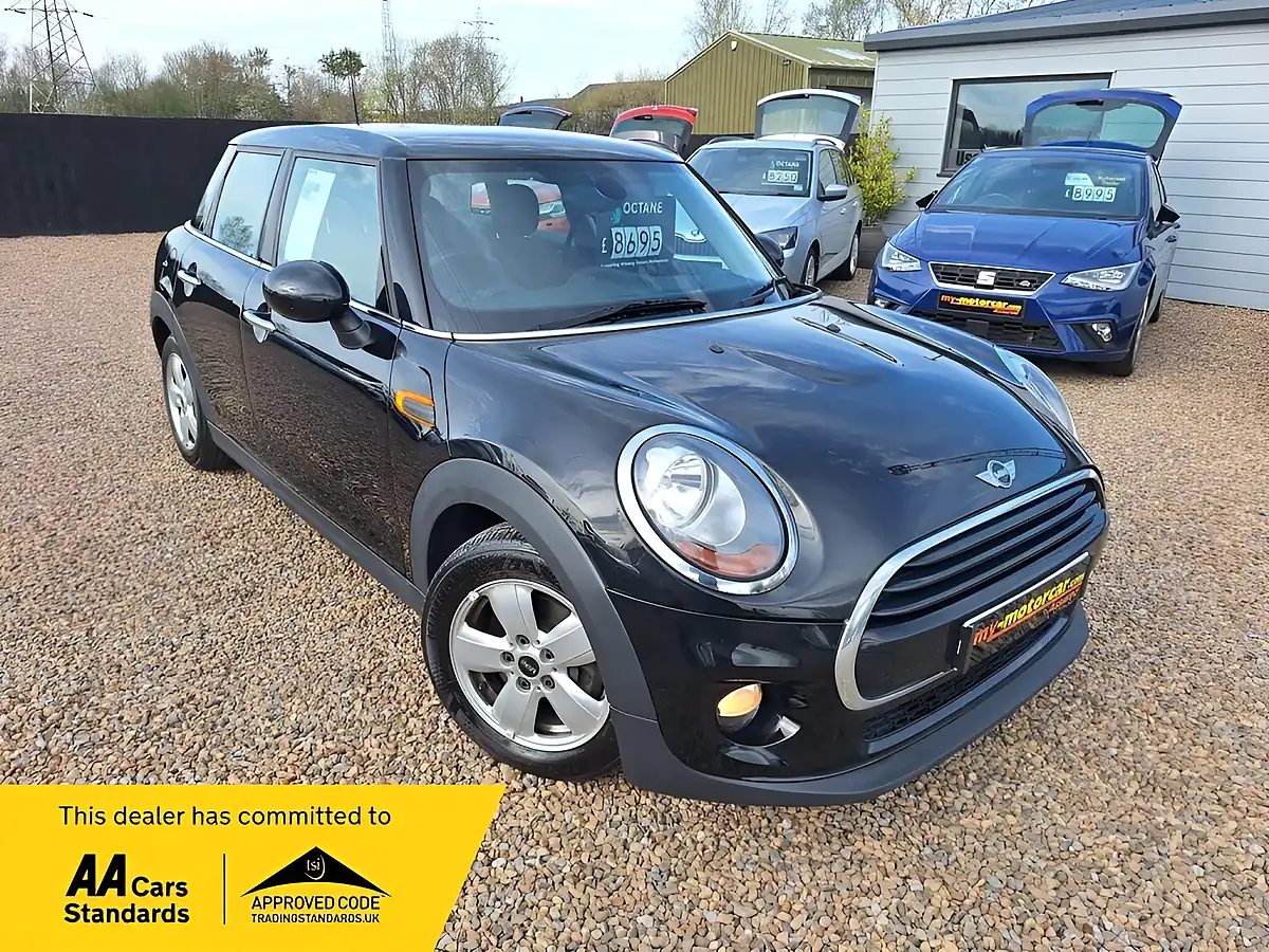 Used 2017 MINI Hatch Cooper Black - Front View