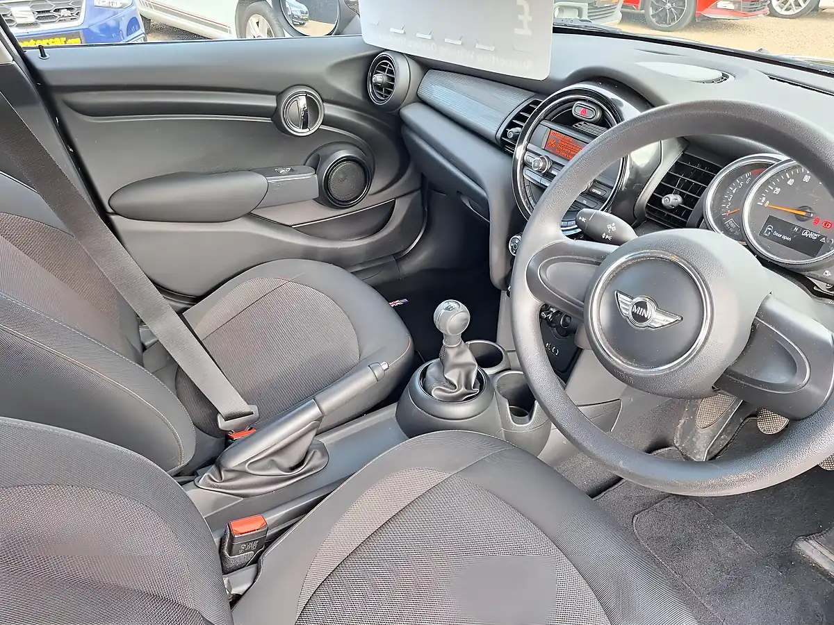 Used 2017 MINI Hatch Cooper Black - Interior and Exterior details 14