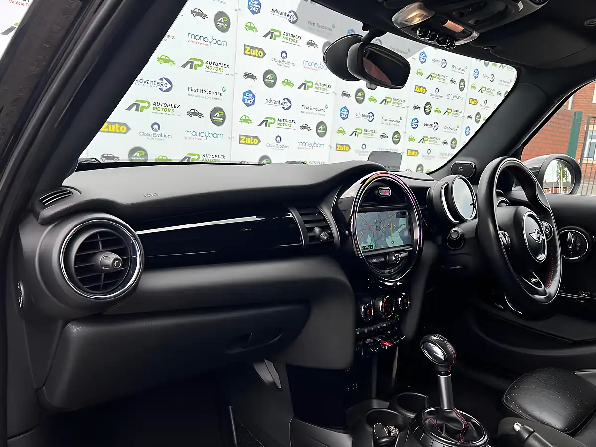 Used 2017 MINI Hatch Cooper Black - Interior and Exterior details 14