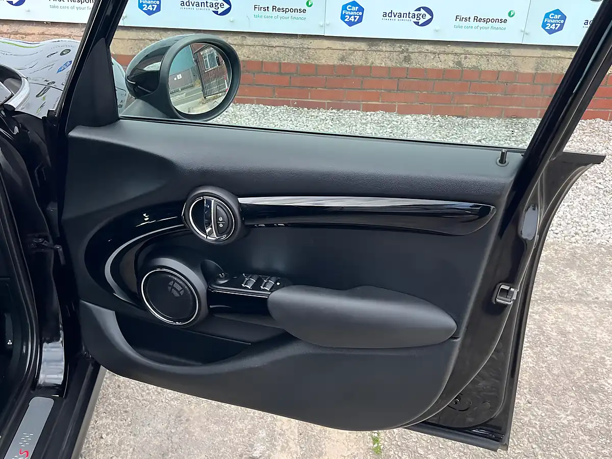 Used 2017 MINI Hatch Cooper Black - Interior and Exterior details 19