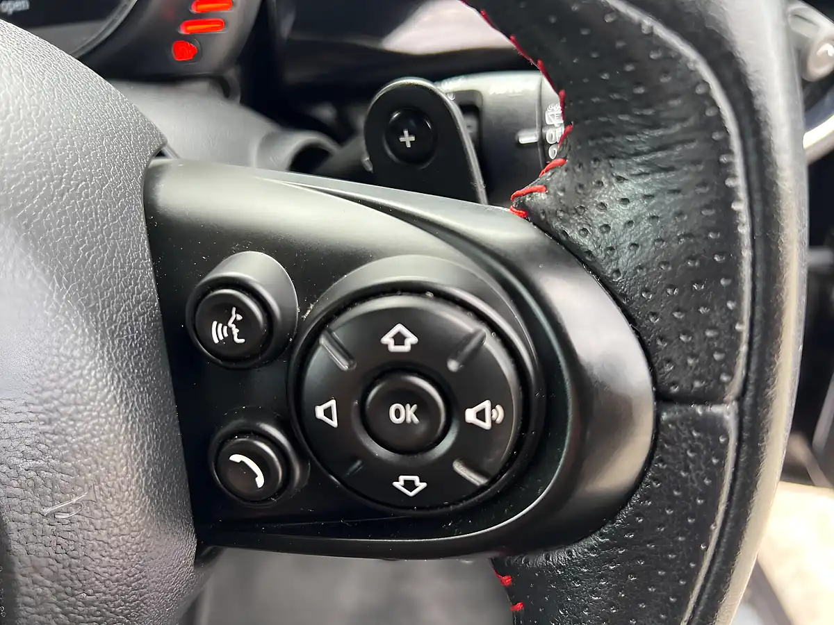 Used 2017 MINI Hatch Cooper Black - Interior and Exterior details 20