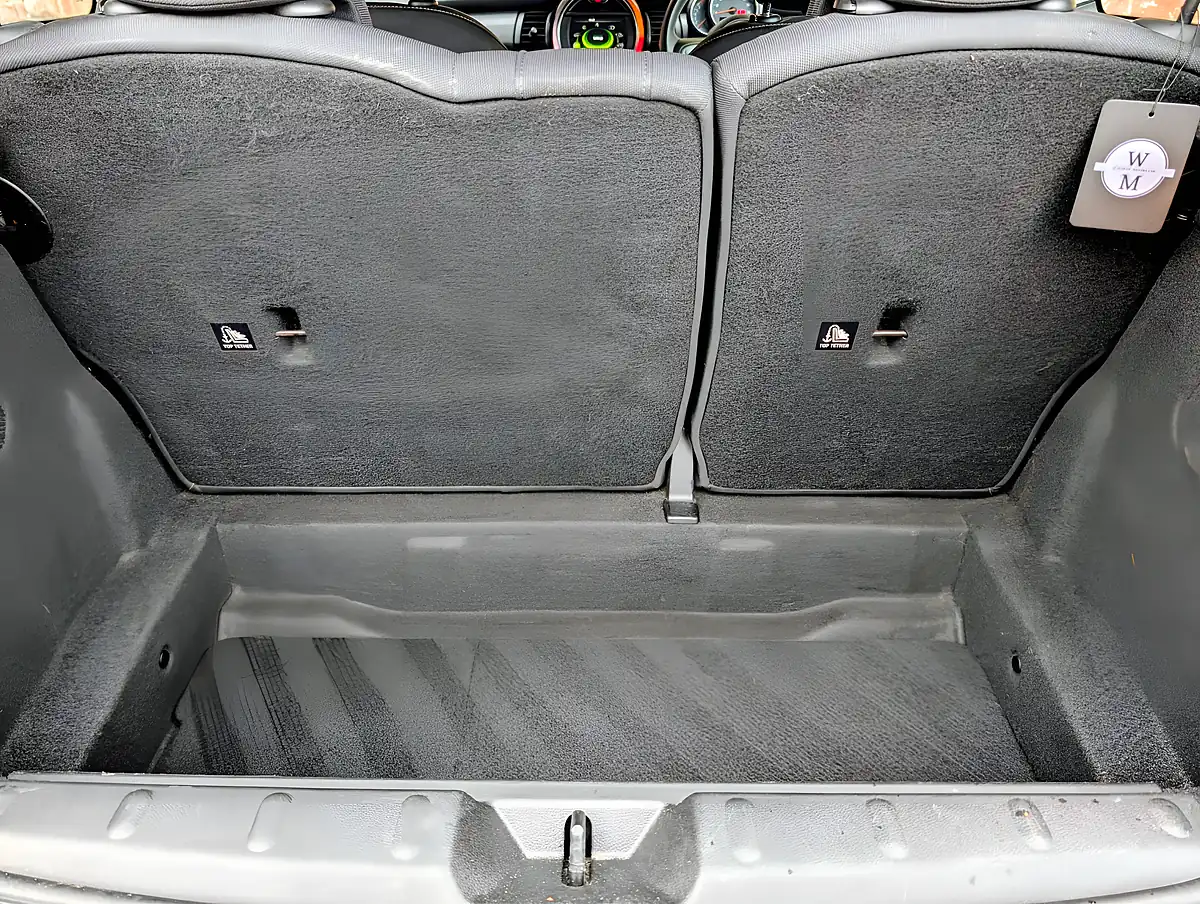 Used 2017 MINI Hatch Cooper Black - Interior and Exterior details 17