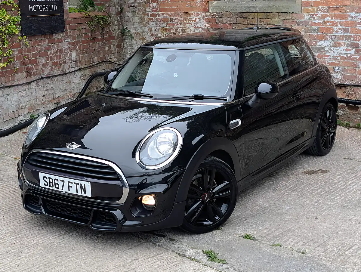 Used 2017 MINI Hatch Cooper Black - Interior and Exterior details 18