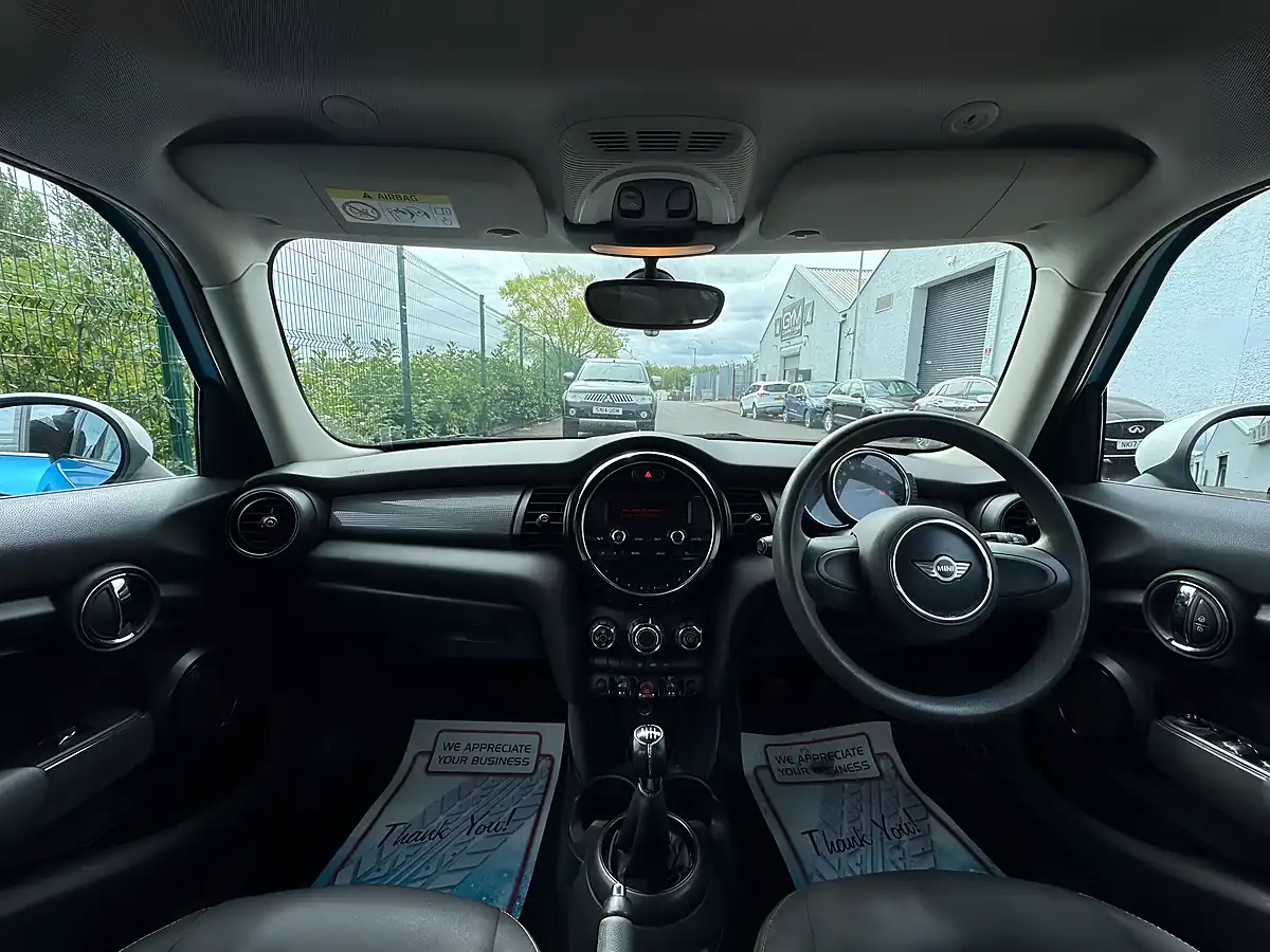 Used 2017 MINI Hatch Cooper Electric Blue - Interior and Exterior details 5