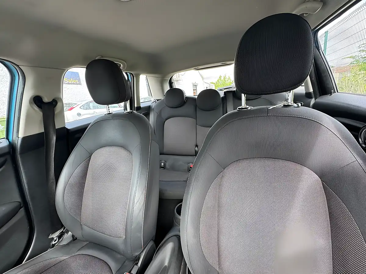 Used 2017 MINI Hatch Cooper Electric Blue - Interior and Exterior details 6
