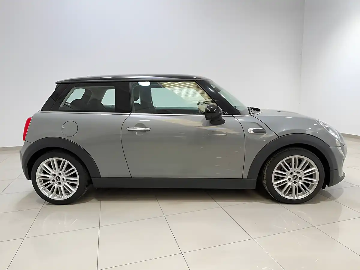 Used 2017 MINI Hatch Cooper Grey - Interior and Exterior details 9
