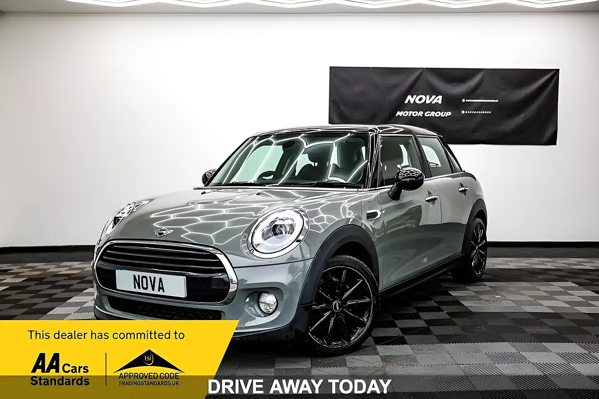 Used 2017 MINI Hatch Cooper Grey - Front View