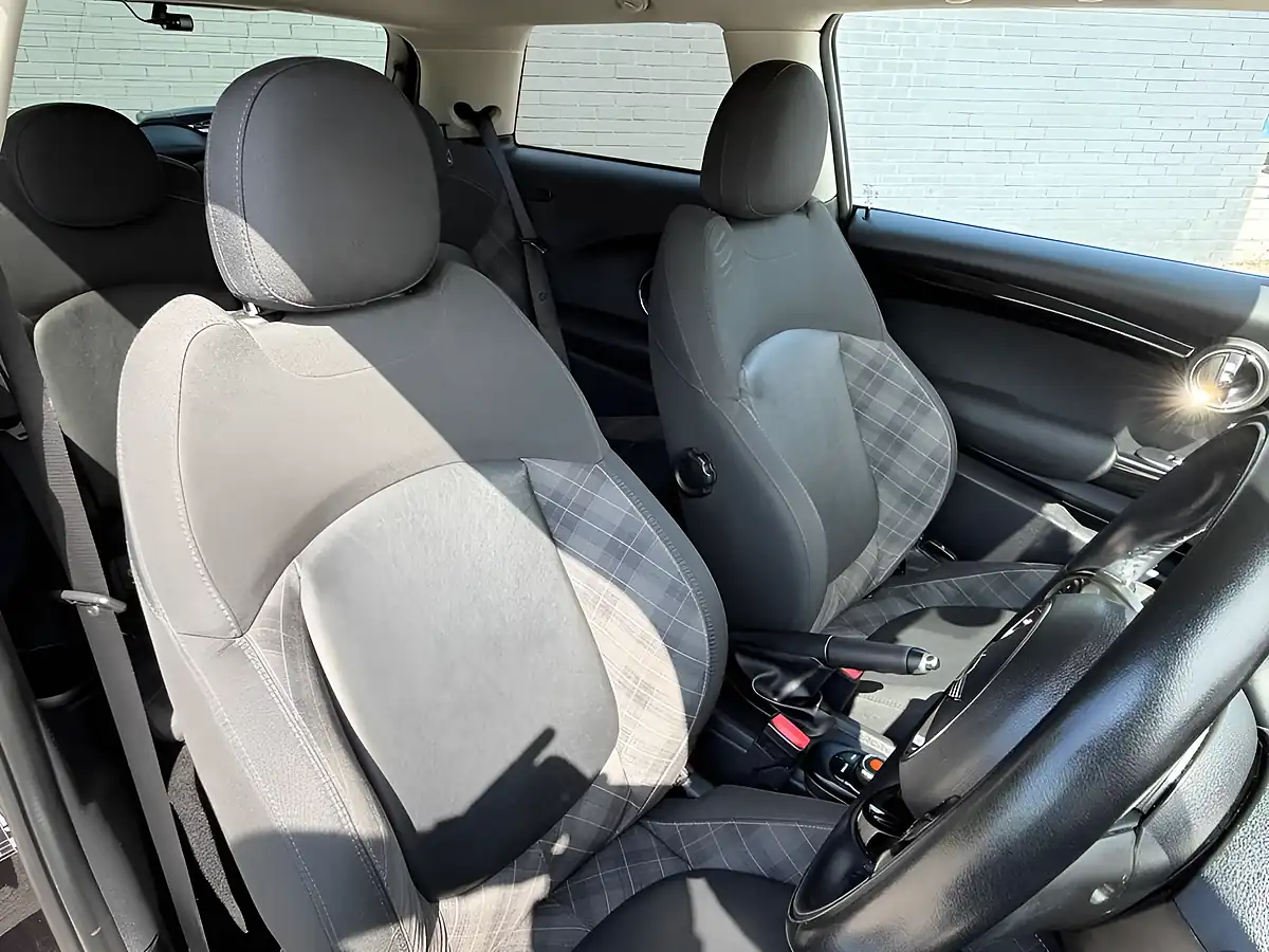 Used 2017 MINI Hatch Cooper Midnight Black - Interior and Exterior details 18