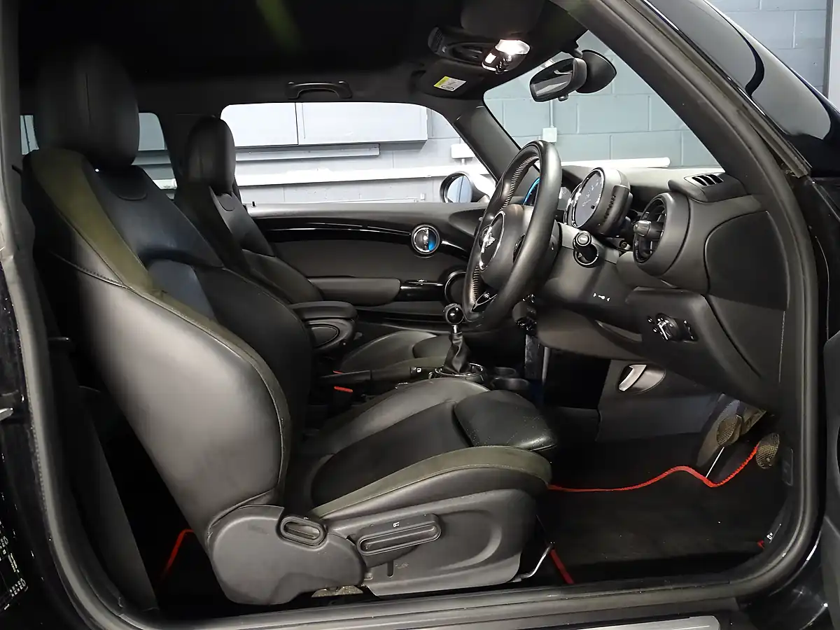 Used 2017 MINI Hatch Cooper Midnight Black - Interior and Exterior details 16