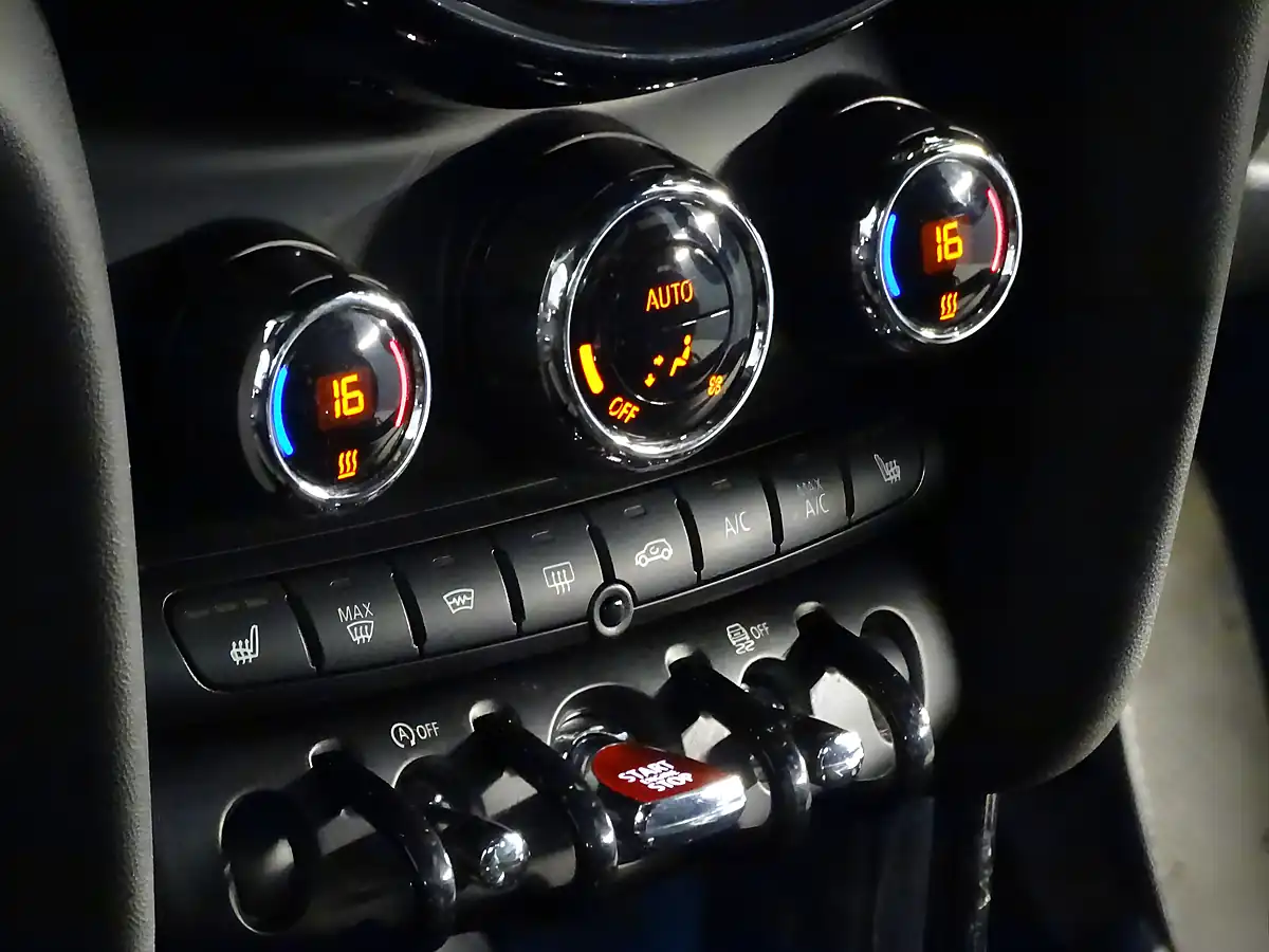 Used 2017 MINI Hatch Cooper Midnight Black - Interior and Exterior details 19