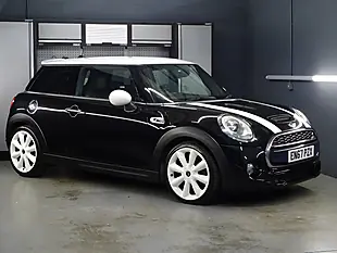 Used 2017 MINI Hatch Cooper Midnight Black - Interior and Exterior details 4