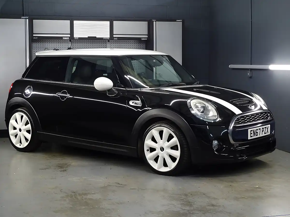 Used 2017 MINI Hatch Cooper Midnight Black - Interior and Exterior details 4