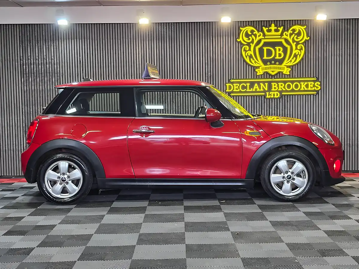 Used 2017 MINI Hatch Cooper Red - Interior and Exterior details 2