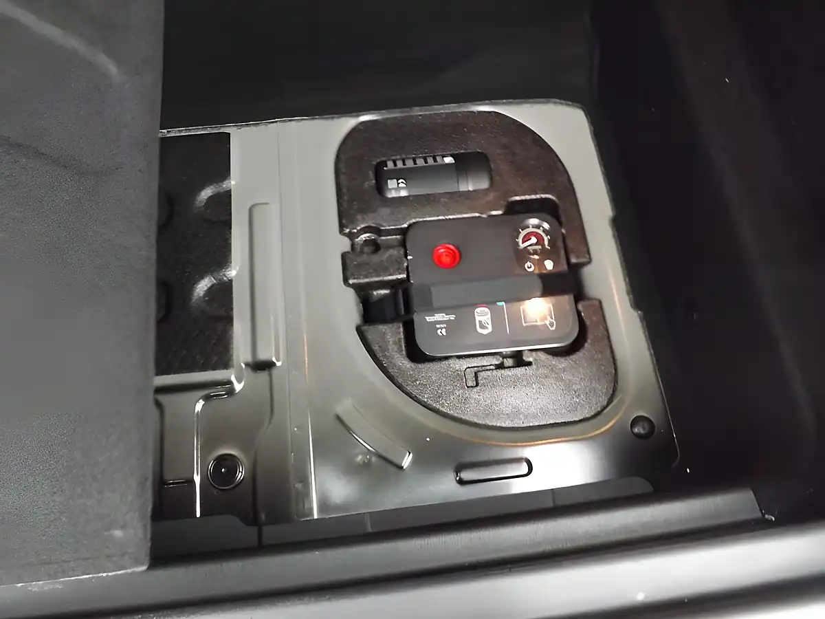 Used 2017 MINI Hatch Cooper S Black - Interior and Exterior details 10