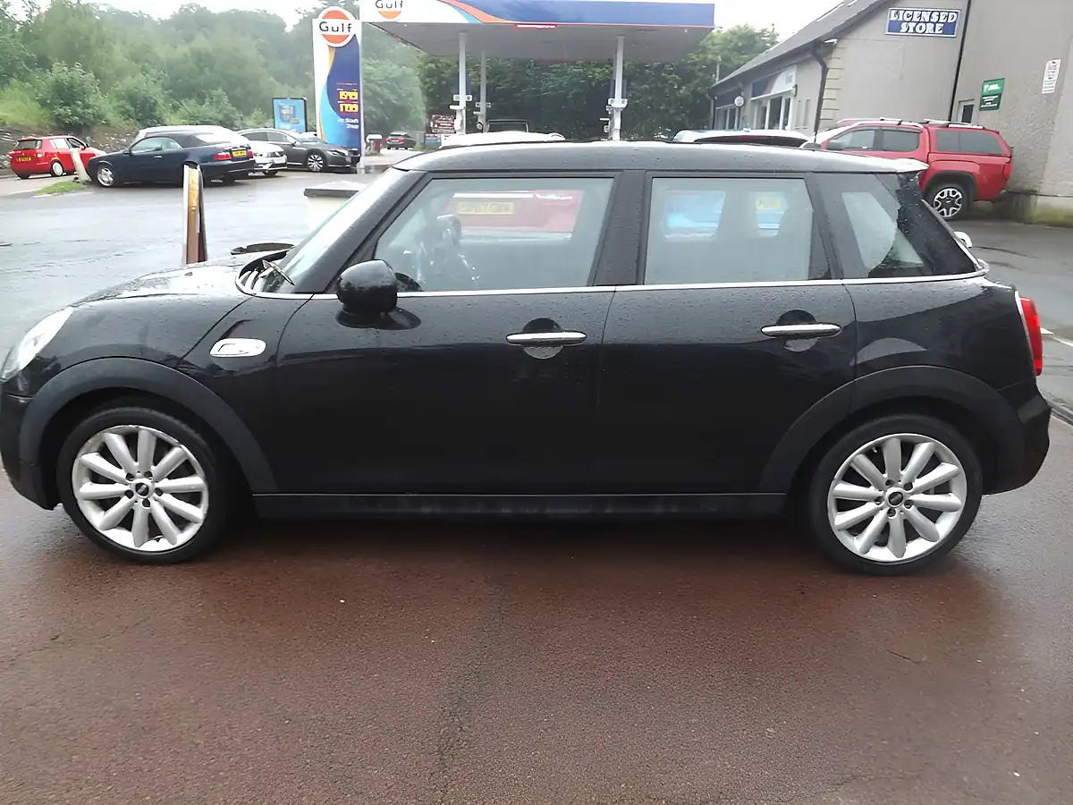 Used 2017 MINI Hatch Cooper S Black - Interior and Exterior details 5