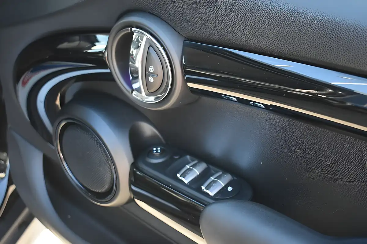 Used 2017 MINI Hatch Cooper S Black - Interior and Exterior details 15