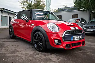 Used 2017 MINI Hatch Cooper S Chilli Red - Interior and Exterior details 10