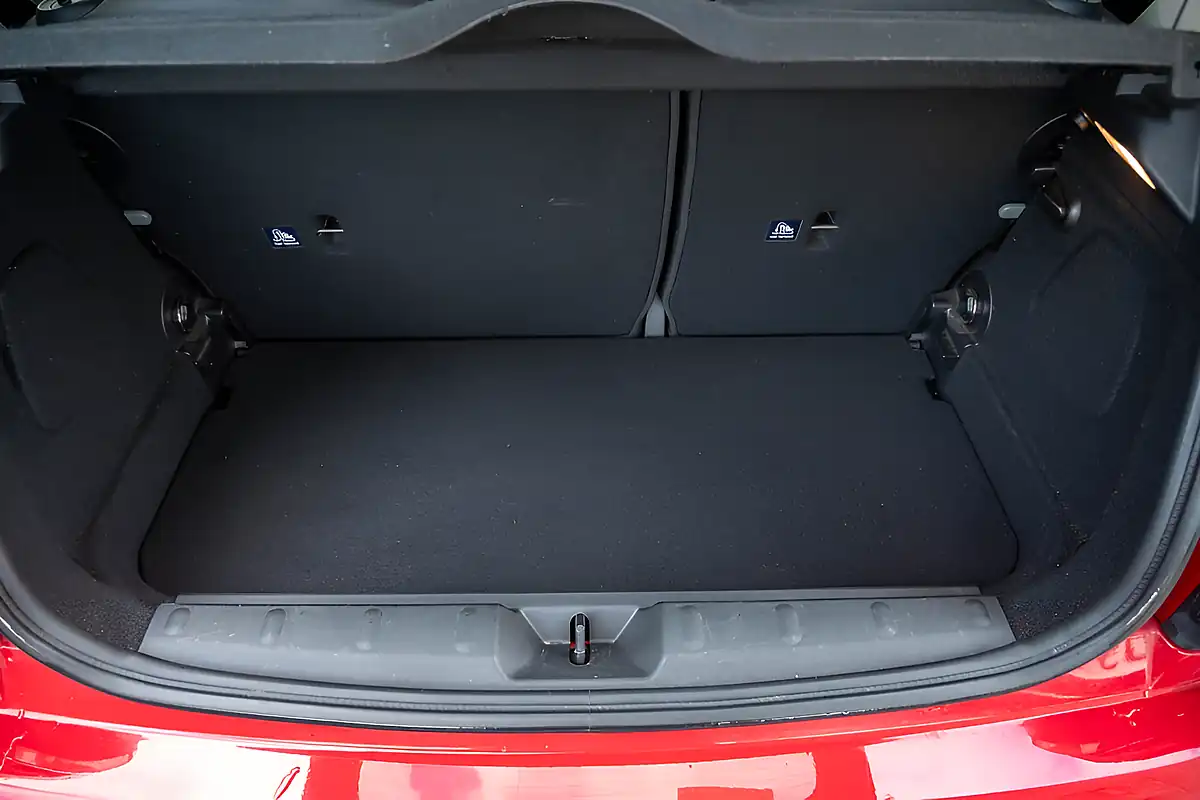 Used 2017 MINI Hatch Cooper S Chilli Red - Interior and Exterior details 15