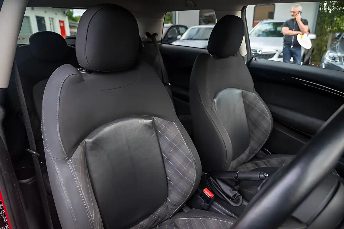 Used 2017 MINI Hatch Cooper S Chilli Red - Interior and Exterior details 17