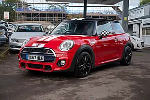 Used 2017 MINI Hatch Cooper S Chilli Red - Interior and Exterior details 4