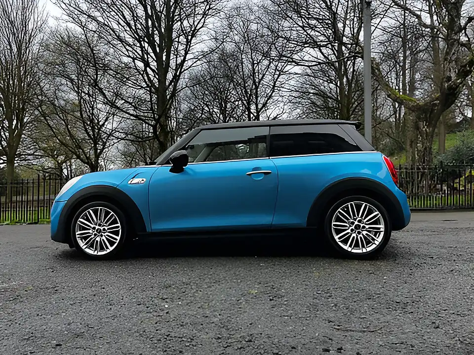 Used 2017 MINI Hatch Cooper S Electric Blue - Interior and Exterior details 2