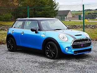 Used 2017 MINI Hatch Cooper S Electric Blue - Interior and Exterior details 2