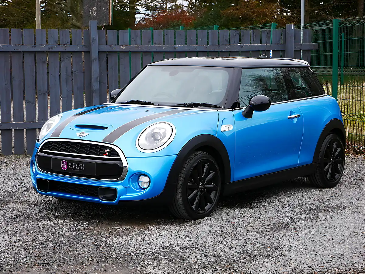 Used 2017 MINI Hatch Cooper S Electric Blue - Interior and Exterior details 4