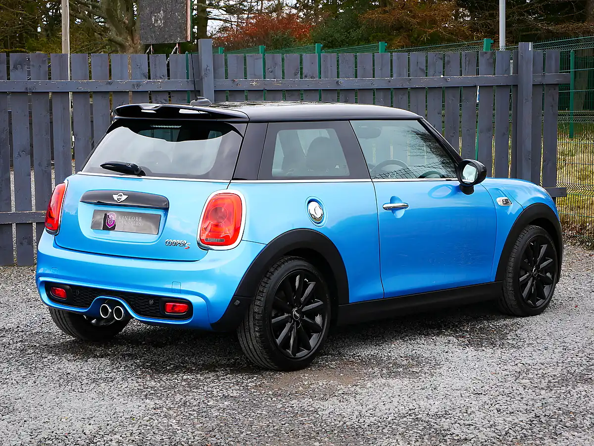 Used 2017 MINI Hatch Cooper S Electric Blue - Interior and Exterior details 9
