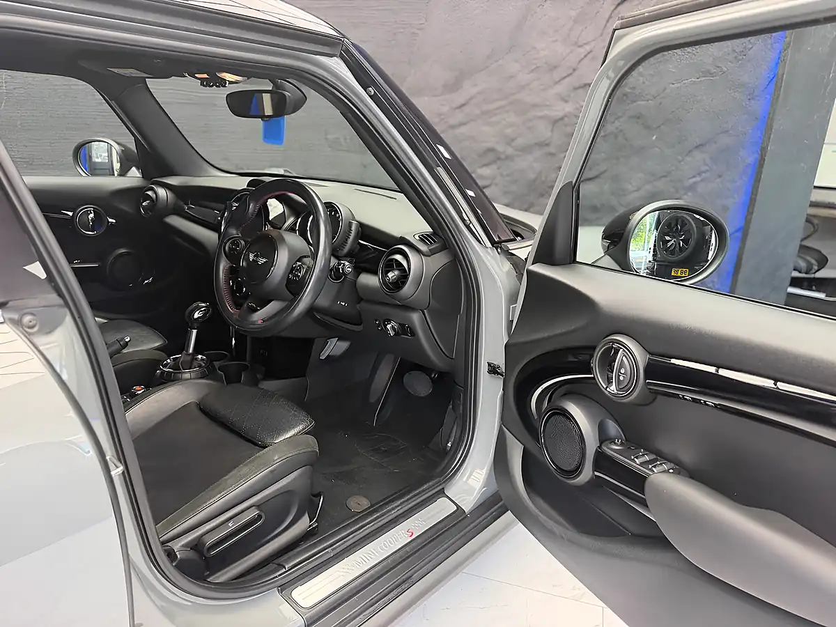 Used 2017 MINI Hatch Cooper S Grey - Interior and Exterior details 13