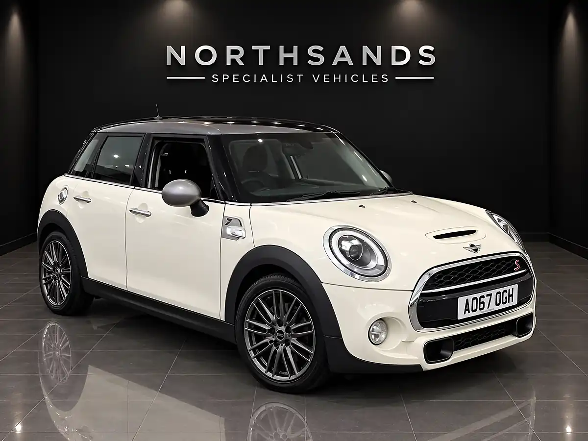 Used 2017 MINI Hatch Cooper S Seven White - Front View