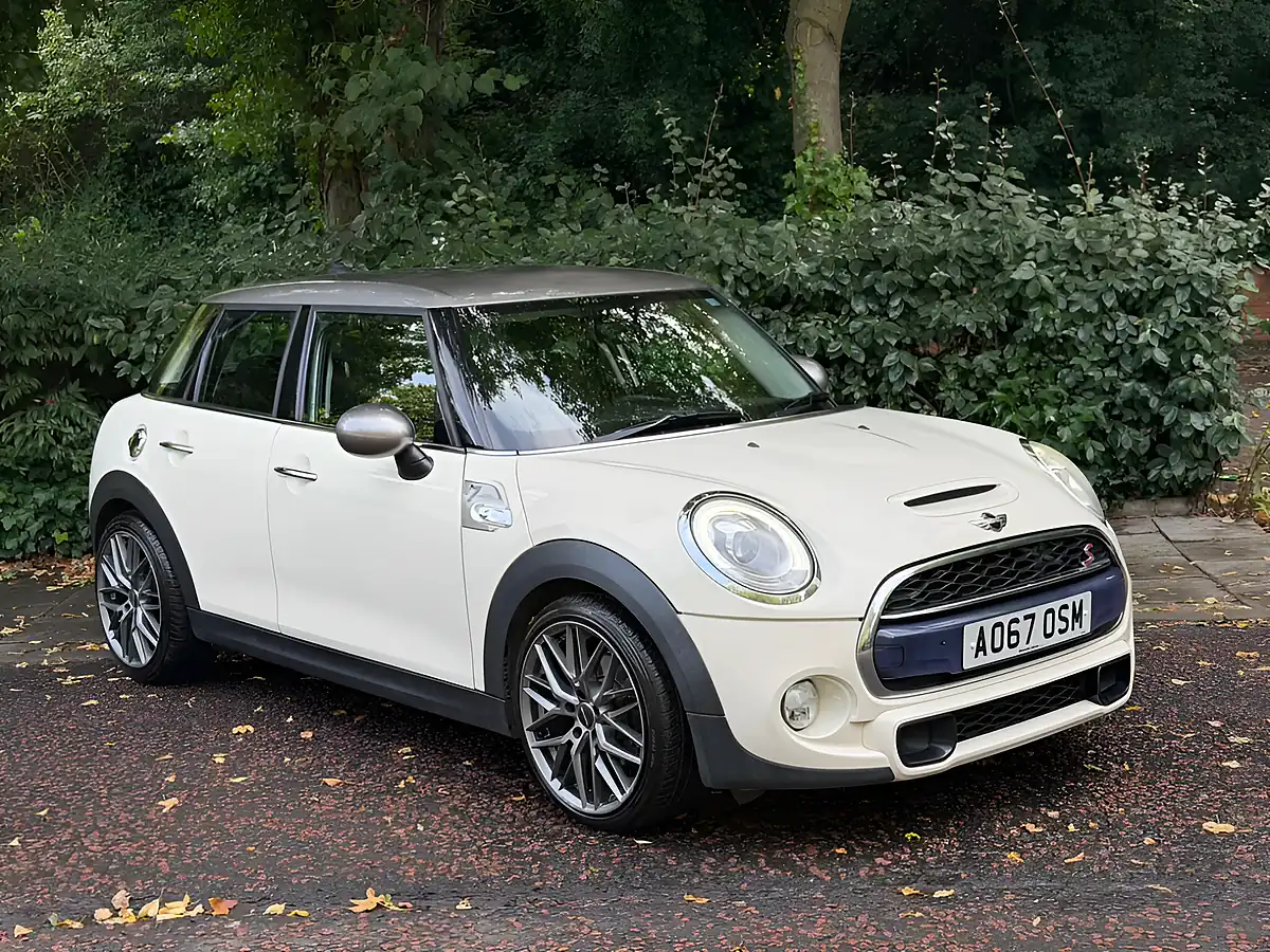 Used 2017 MINI Hatch Cooper S Seven White - Interior and Exterior details 4