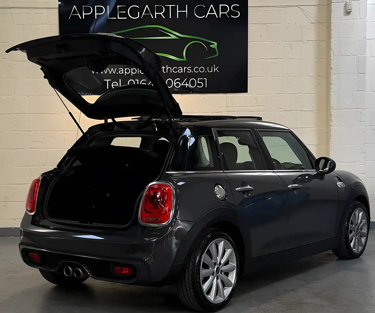 Used 2017 MINI Hatch Cooper Sd Grey - Interior and Exterior details 4