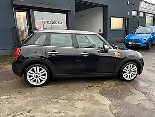 Used 2017 MINI Hatch Cooper Seven Black - Interior and Exterior details 3