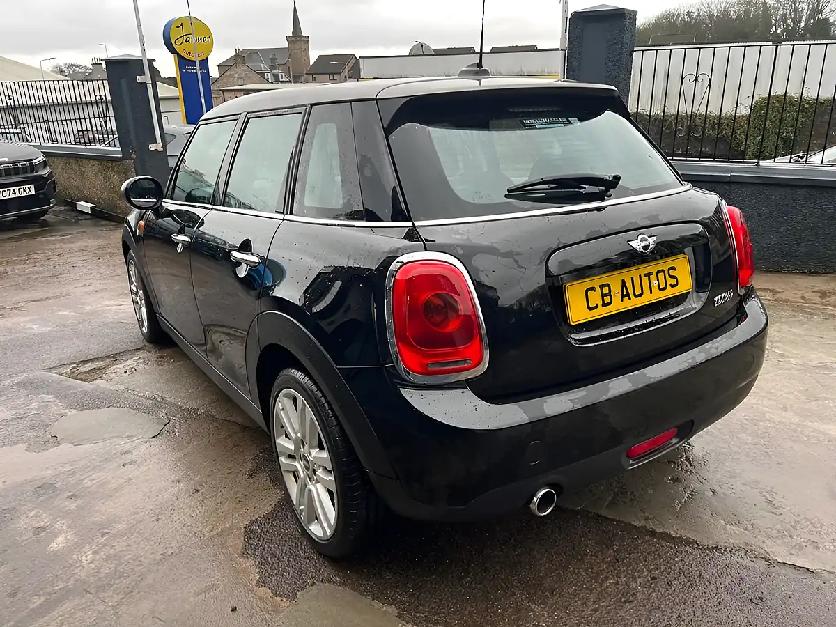 Used 2017 MINI Hatch Cooper Seven Black - Interior and Exterior details 6
