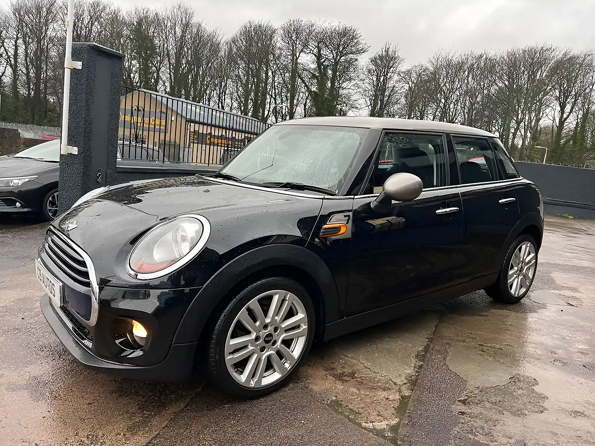 Used 2017 MINI Hatch Cooper Seven Black - Interior and Exterior details 8