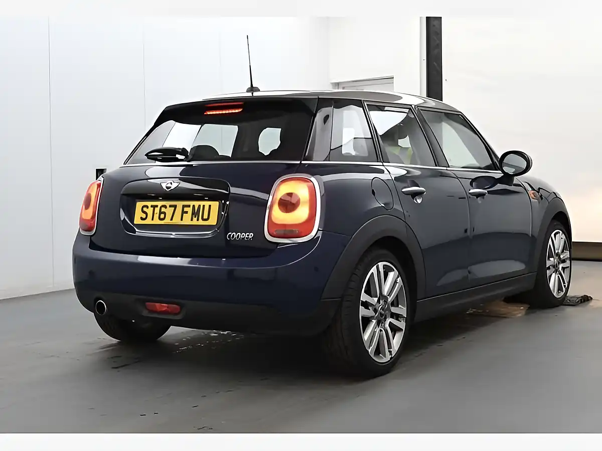 Used 2017 MINI Hatch Cooper Seven Blue - Interior and Exterior details 9