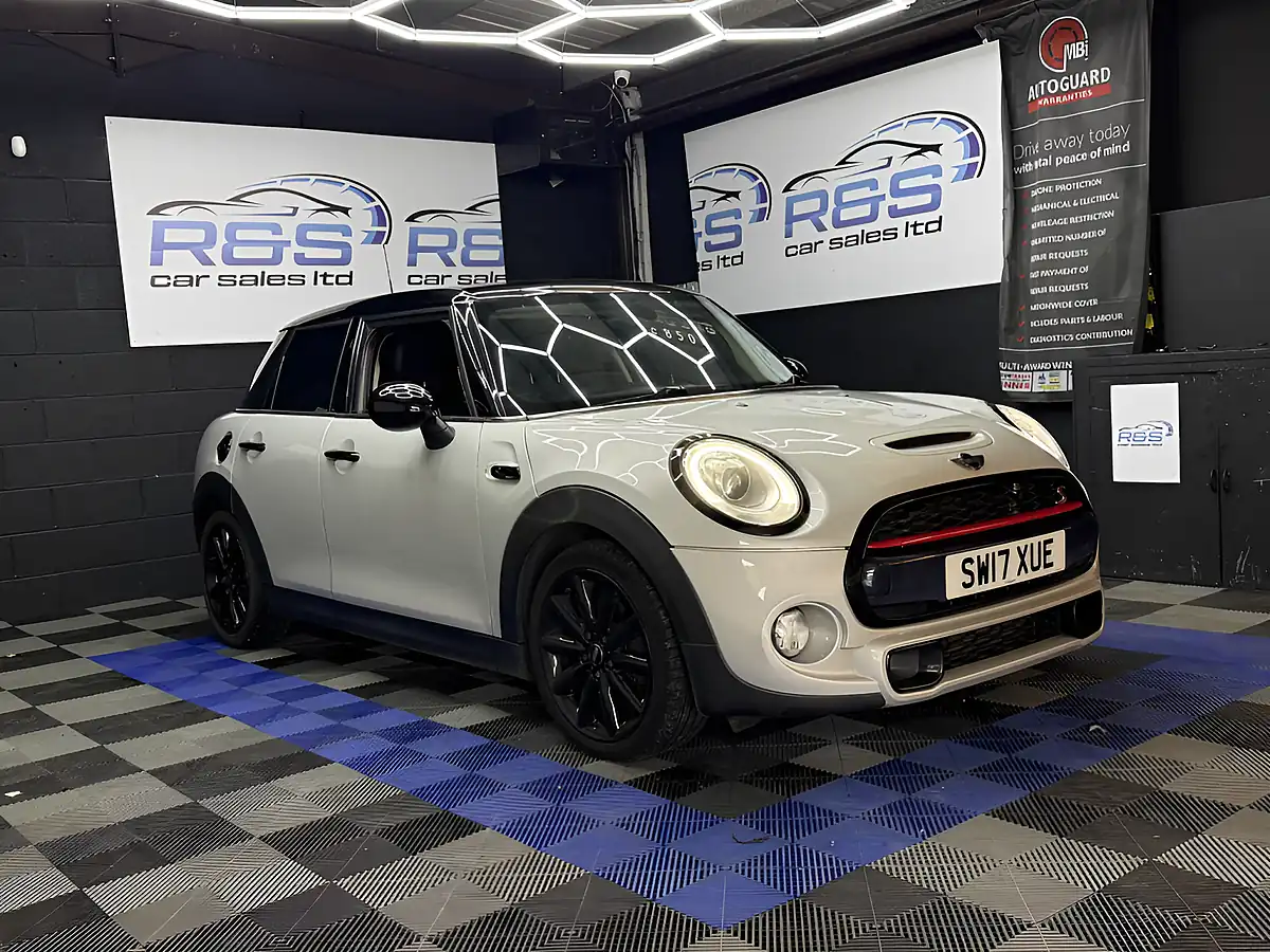 Used 2017 MINI Hatch Cooper Silver - Front View
