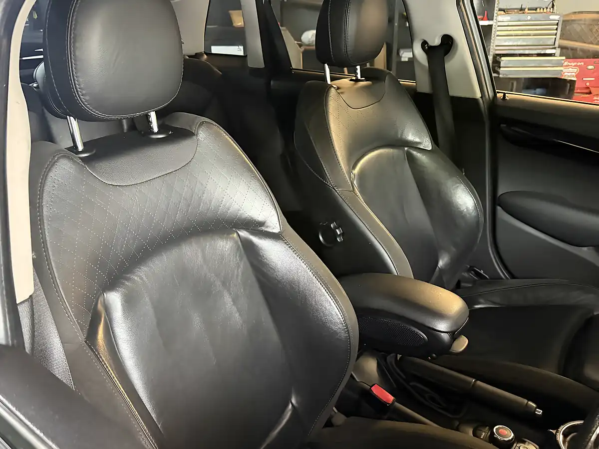 Used 2017 MINI Hatch Cooper Silver - Interior and Exterior details 13